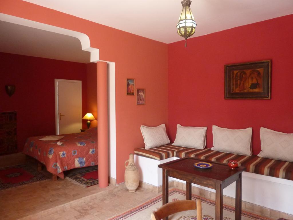Bed and Breakfast Les Tourmalines Afeggou Exterior foto